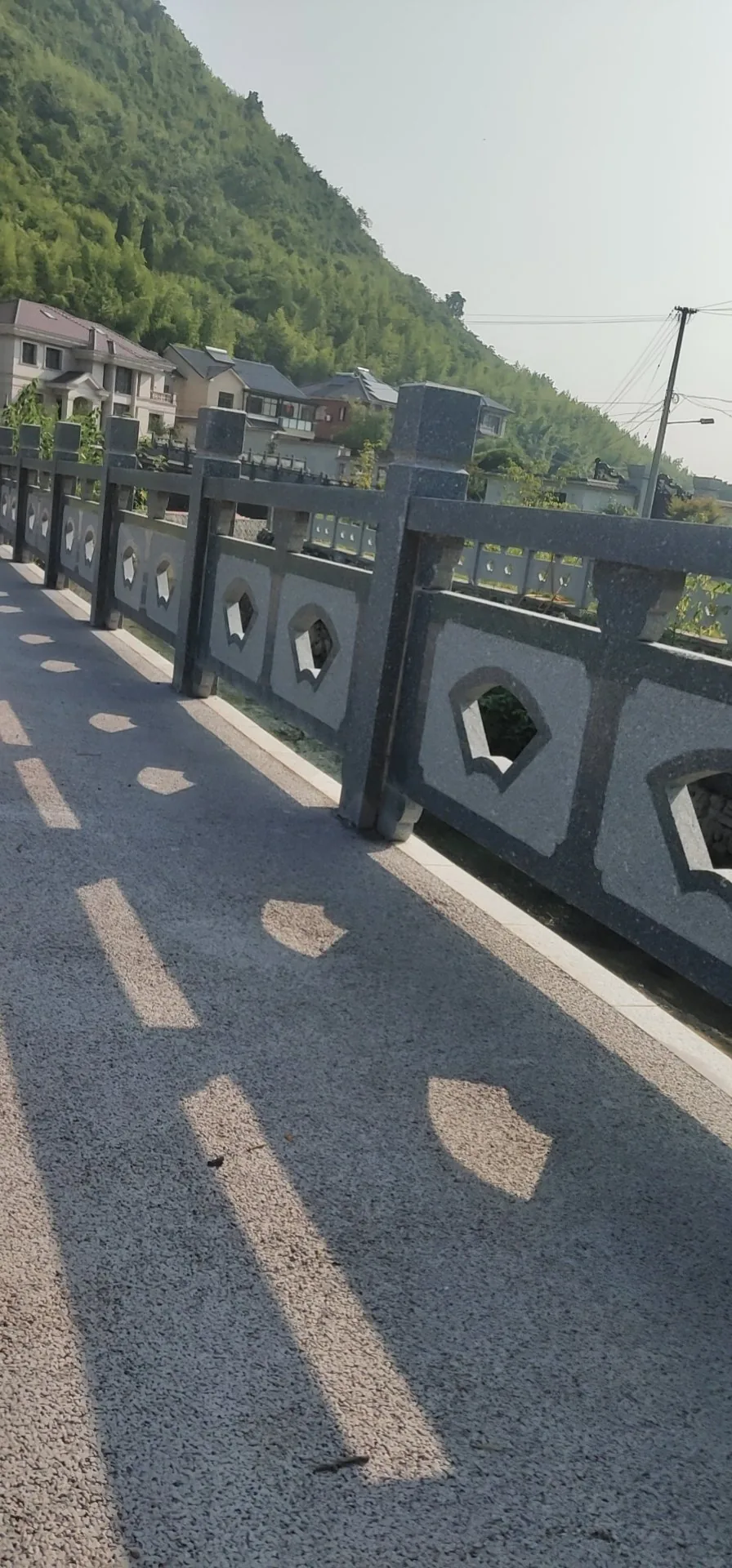 石栏杆实拍：河道桥梁花岗岩栏杆护栏工程